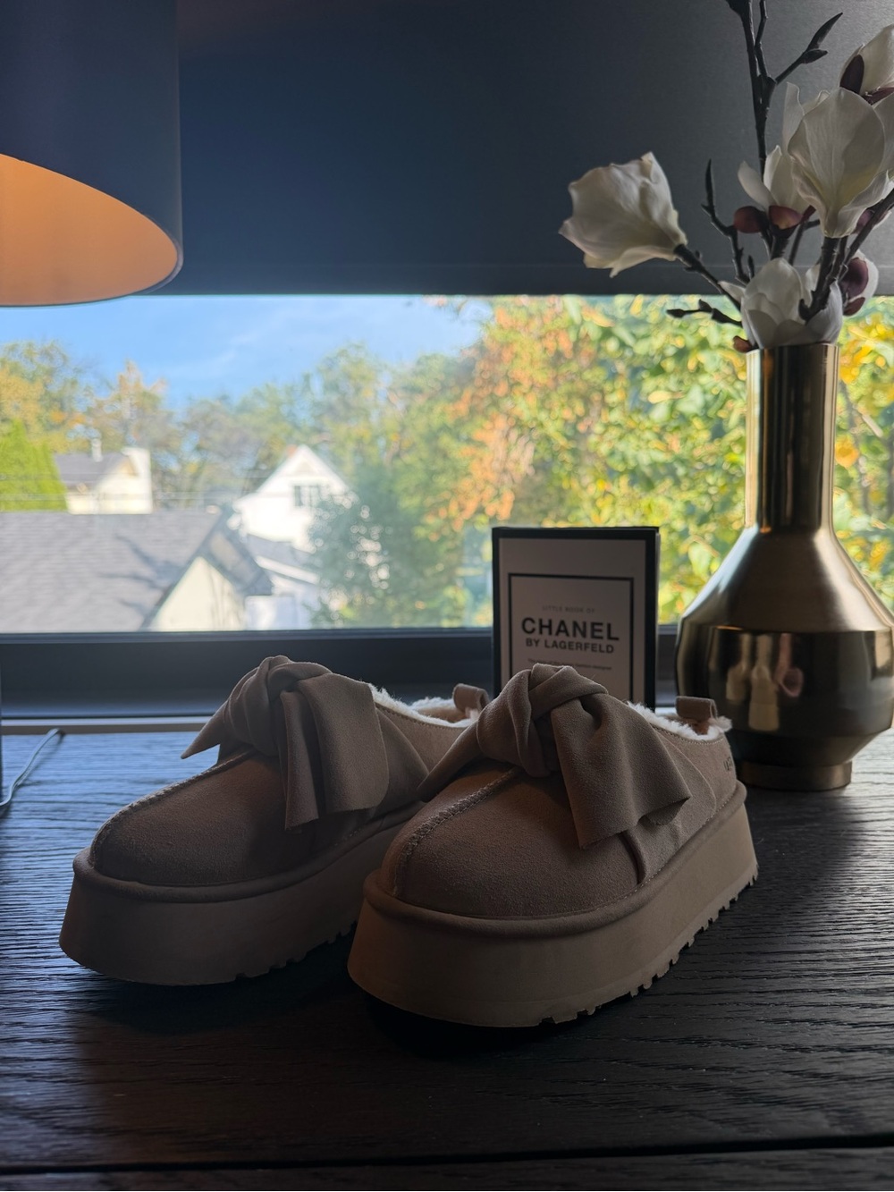 UGG Platform Slip-On Bow Slippers Sand – Women’s Size 5